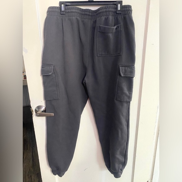 PacSun Men’s Black Cargo Fleece Sweatpants - Picture 2 of 3